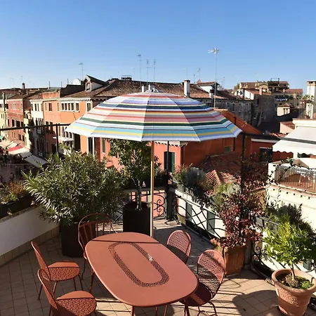 Refugium Amoris - With Fantastic Roof Terrace *